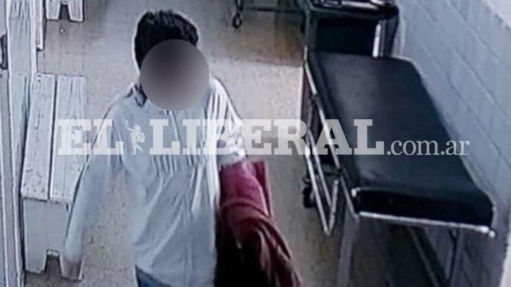 Captura de imagen del sospechoso difundido por la víctima del robo Foto- Facebook