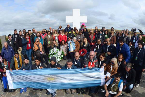 El Estado pide disculpas a los heacuteroes de Malvinas por tantos antildeos de olvido