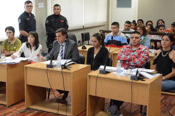 Cuatro condenados por un crimen tras fiesta clandestina