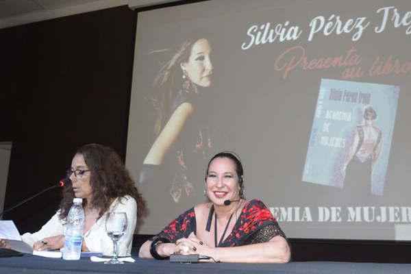 Presentaron el libro Academia de mujeres de Silvia Peacuterez Trejo