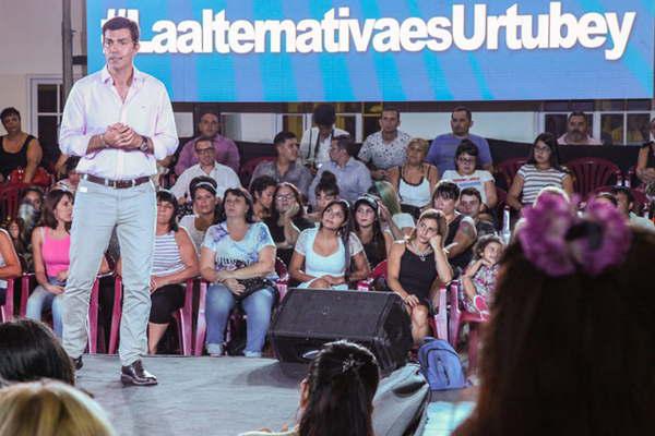 Urtubey llega a Santiago para difundir su proyecto
