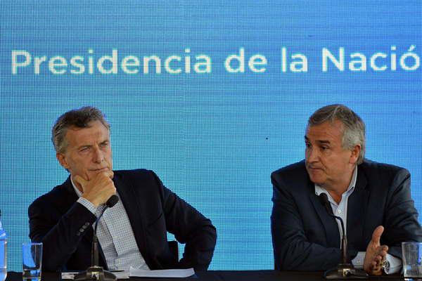 Macri atoacute el futuro de la economiacutea al resultado electoral 