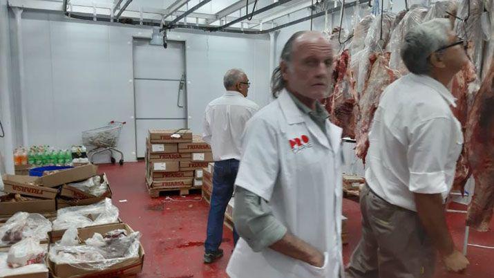 Inspecciones en carniceriacuteas de la ciudad de Friacuteas