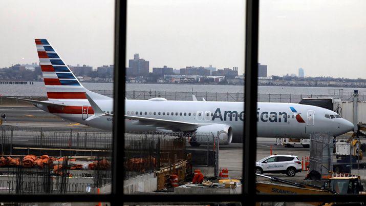 La compantildeiacutea American Airlines suspendioacute sus vuelos a Venezuela
