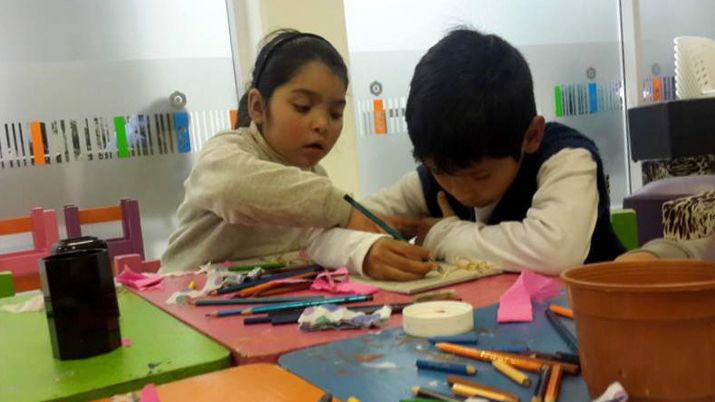 El CCB dictaraacute un taller infantil por el Diacutea del Artesano
