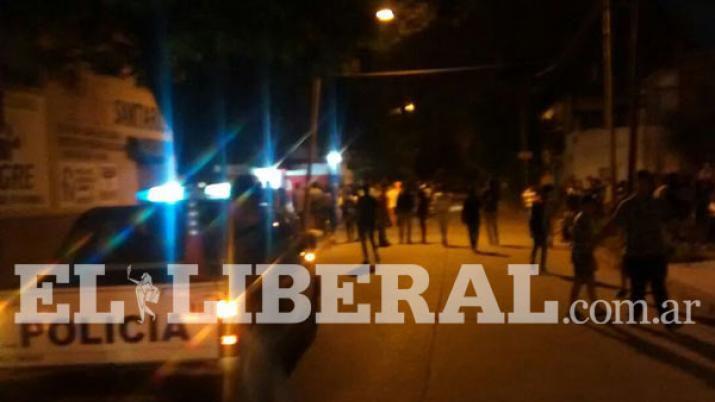 La policía clausuró varios locales y desaloja una fiesta en la madrugada del domingo