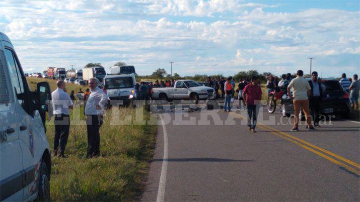 VIDEO  Violento choque dejoacute tres viacutectimas fatales en la Ruta 9