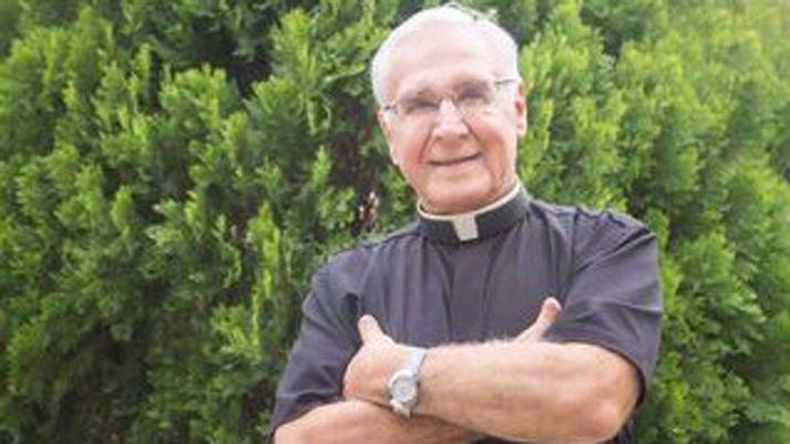 En mayo el padre Dariacuteo Betancourt estaraacute en Santiago