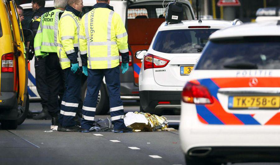 Tres muertos y varios heridos en un tiroteo en Holanda