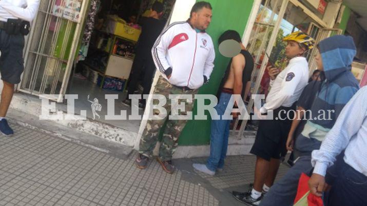 El acusado logró ser reducido por el personal de la Policía de la Provincia