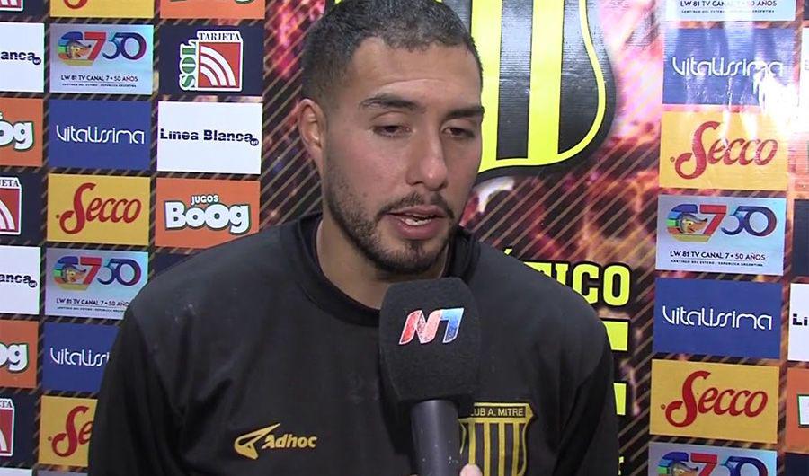 Un jugador de Mitre tuvo un tenso cruce con un hincha