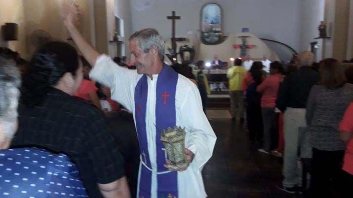 Asumioacute el Padre Alejandro Tenti en la Parroquia de Loreto
