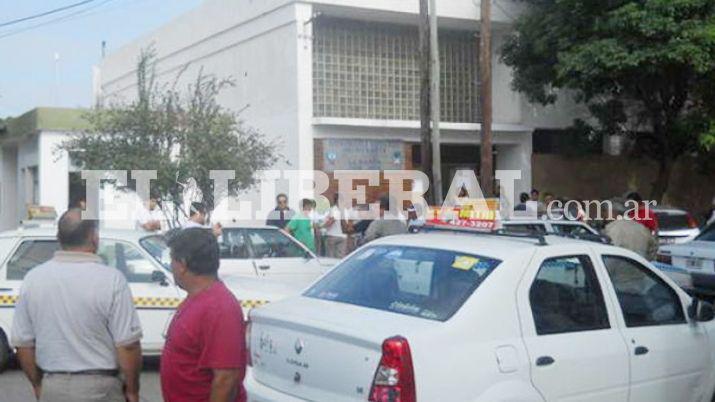 El Deliberante de la ciudad de La Banda analizar� el pedido de modificación de la tarifa de los remises
