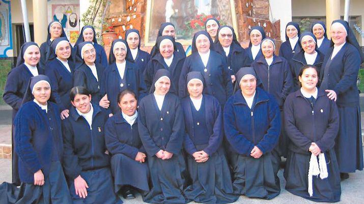 Ante la falta de sacerdotes llegan monjas a la parroquia de Lourdes