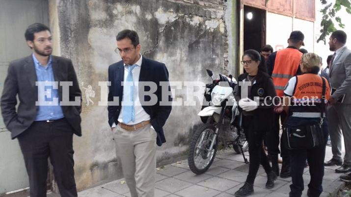 El fiscal Dr Juan Alende se encuentra al frente del procedimiento judicial en la escena del crimen