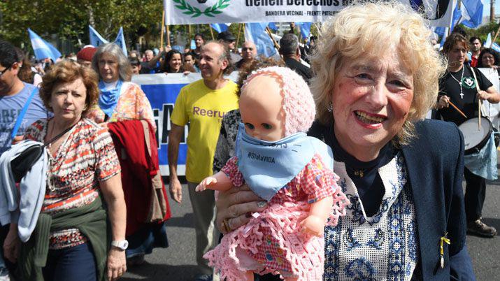Miles de personas marcharon contra el aborto legal en Buenos Aires