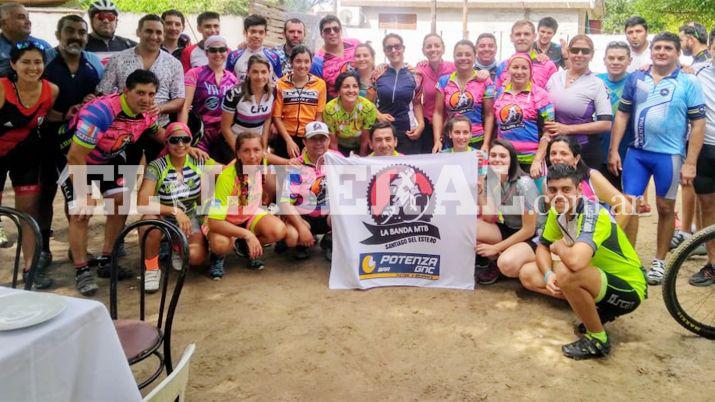 La agrupación La Banda MTB tras arribar a la ciudad de Loreto