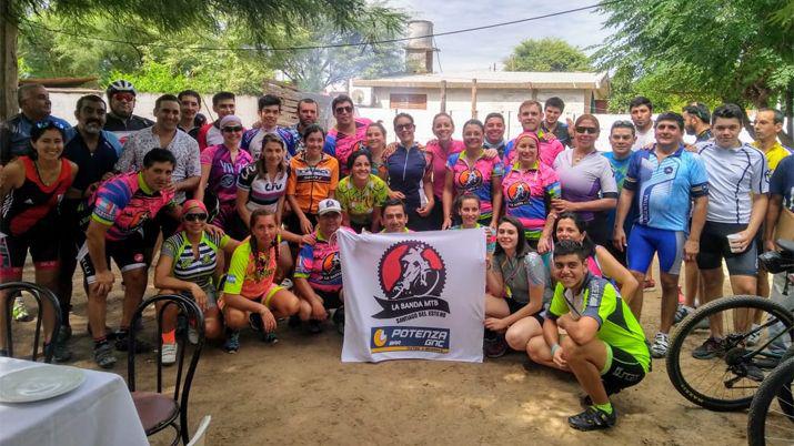 Maacutes de sesenta ciclistas unieron La Banda con la ciudad de Loreto