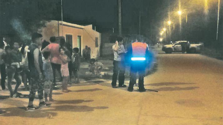 Acuchilloacute a su novia tras mantener una discusioacuten le dejoacute el arma clavada en la espalda y huyoacute