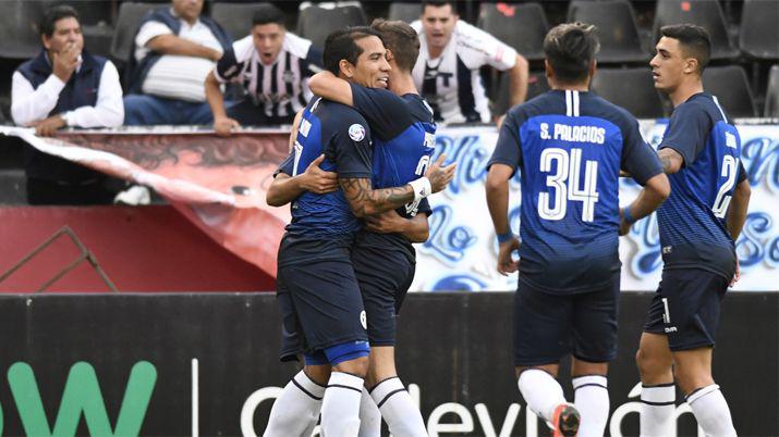 Talleres le pasoacute por encima a Laferrere y sigue en carrera