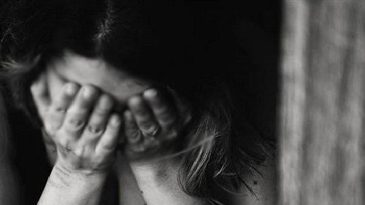 Buscan a un joven que quiso asfixiar a su ex con el cordoacuten de su zapatilla