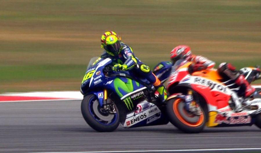 VIDEOS Las Termas un claacutesico del duelo Rossi vs Maacuterquez