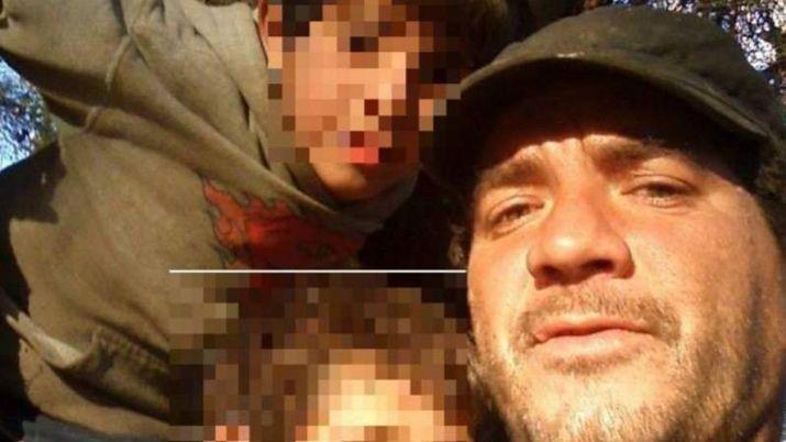 Mataron a un yanqui a palazos y detuvieron a una joven pareja