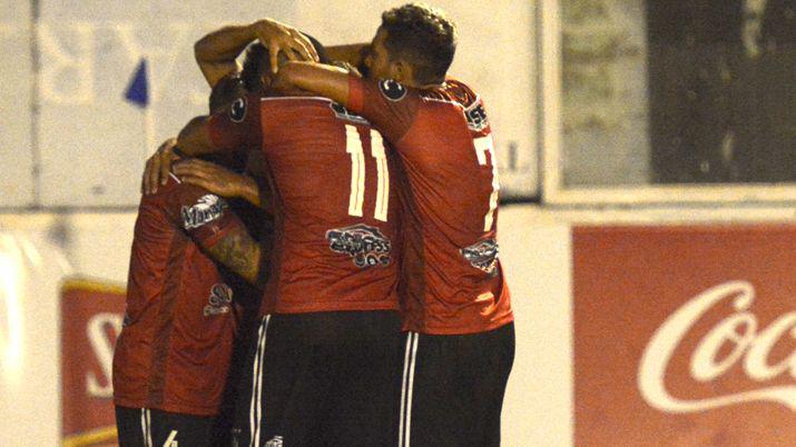 EL LIBERAL te lleva a ver Central Coacuterdoba - Instituto (C)