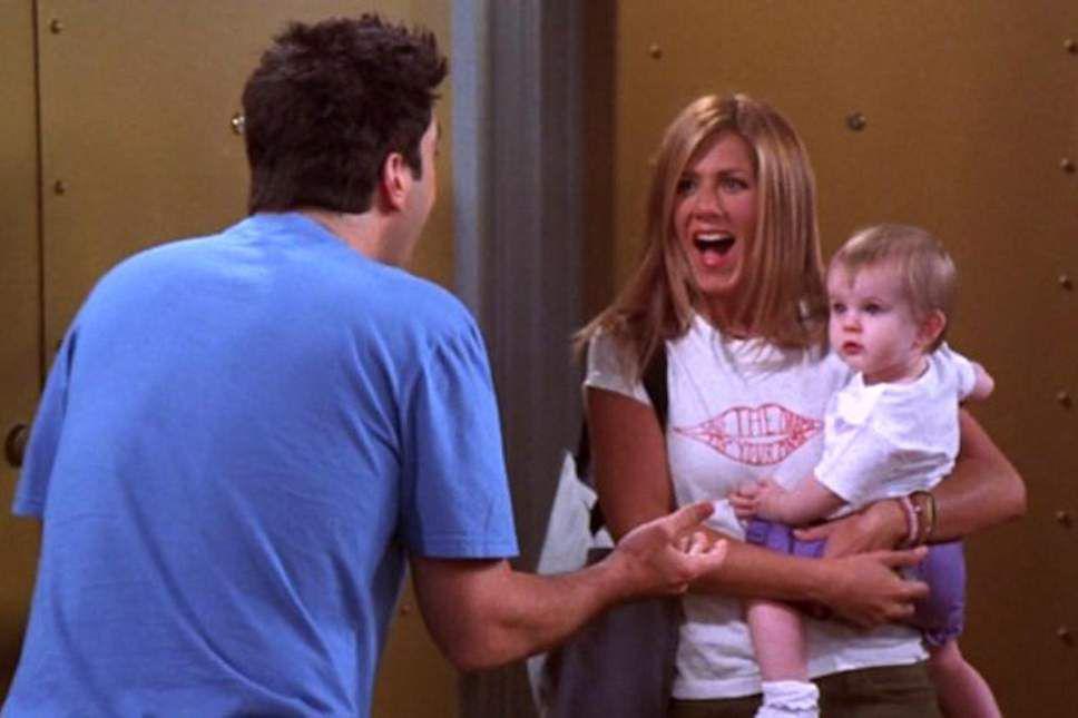 Asiacute lucen las gemelas que interpretaron a la hija de Ross y Rachel en Friends