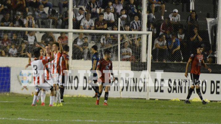 Instituto fue superior y goleoacute a Central Coacuterdoba