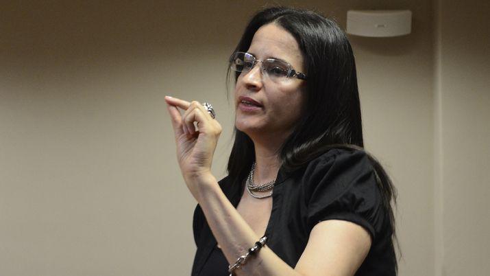 Le dictan prisioacuten preventiva por golpear y apuntildealar a la madre de su pequentildea hija