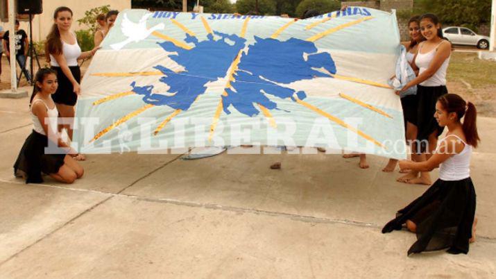 La juventud le puso el colorido patrio en Las Termas