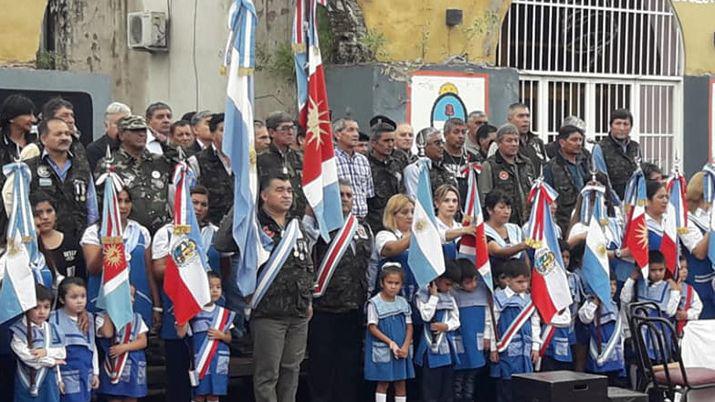 Los bandentildeos homenajearon a los veteranos y caiacutedos de Malvinas