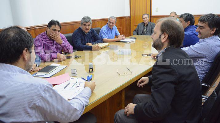 UTA- los empresarios depositaron los sueldos y el lunes no habraacute paro