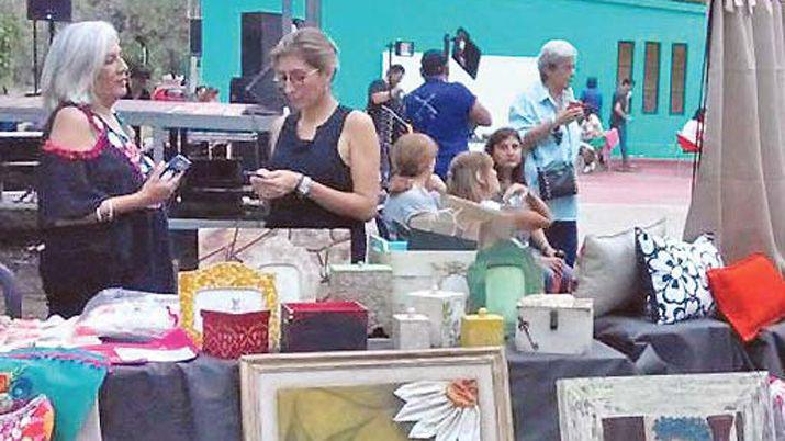 La Feria de Artesanos y Emprendedores estrena horario desde esta tarde