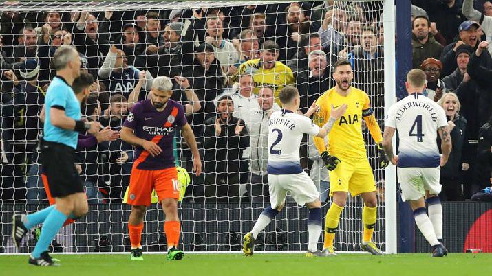 VIDEO Tottenham le ganoacute al City de Aguumlero que desperdicioacute un penal