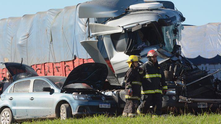 BRUTALIDAD El choque en cadena adems de la muerte de las víctimas tuvo varios heridos entre ellos una joven estudiante de Medicina