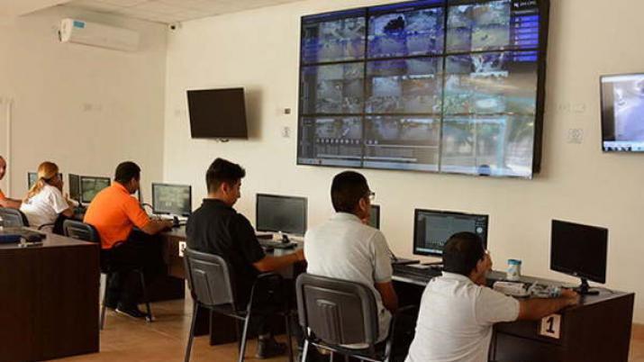 Engañan a vecinos ofreciendo servicios de Alerta Banda