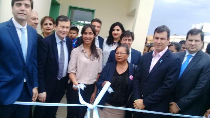 El gobernador Zamora inauguroacute el barrio David Meliaacuten en Las Termas