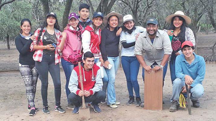 Alumnos de ldquoEl Pacaraacuterdquo elaboraron un proyecto con especies autoacutectonas