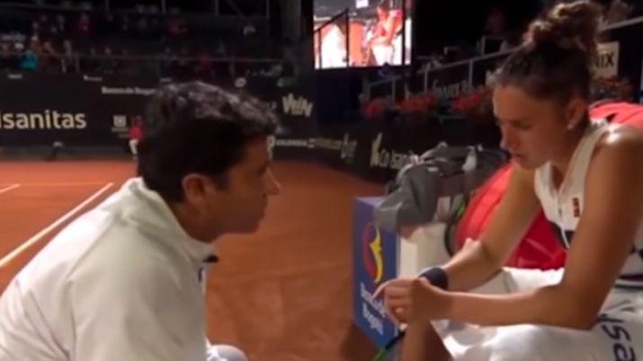 Poleacutemica por arenga de coach a una jugadora- iquestMe pongo la faldita y juego yo