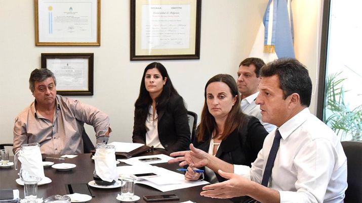 Massa apura la Ley de Goacutendola para frenar los abusos de precios en los supermercados