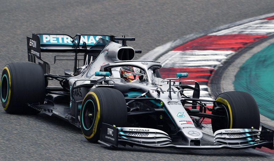 Lewis Hamilton ganoacute faacutecil y Ferrari quedoacute en evidencia
