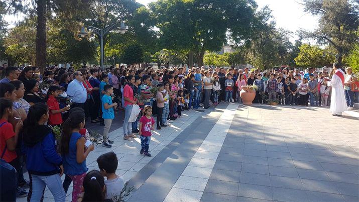 En Friacuteas los vecinos inician el camino de Semana Santa