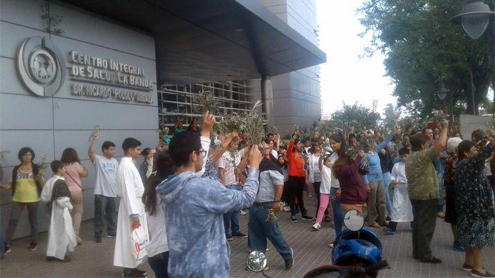 Bendicioacuten de ramos en el Centro Integral de Salud Banda