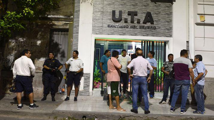 Contradiccioacuten entre UTA y empresa por paro de choferes