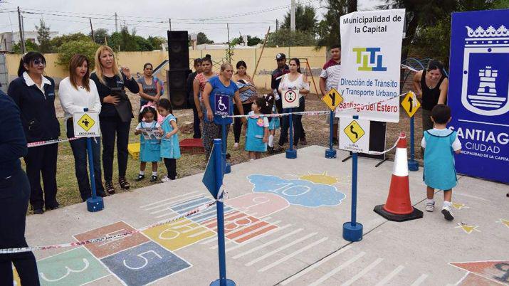 Fuentes lanzoacute programas educativos para los jardines de infantes municipales