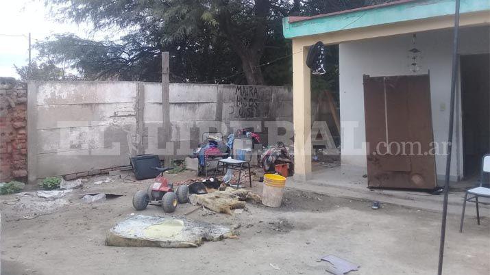 Así quedaron parte de las pertenencias que se quemaron en la casa