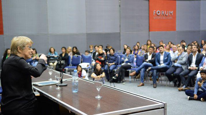 Con marcado eacutexito se desarrolla el encuentro Mujeres en la Muacutesica