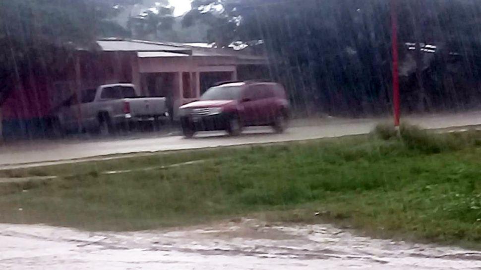 Hay alerta meteoroloacutegico y llueve en ciudades del interior